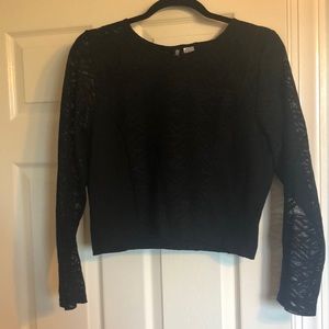 Black long sleeve crop top